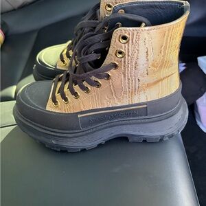 Alexander McQueen Gold and Black Textured Boots